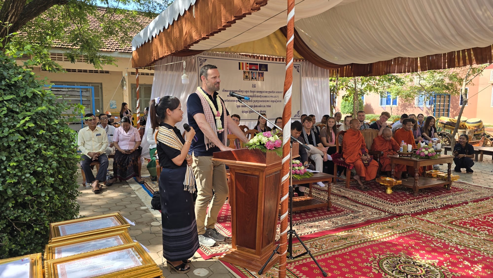 Geberit trainees installing sanitation facilities at Svay Thom School (14)